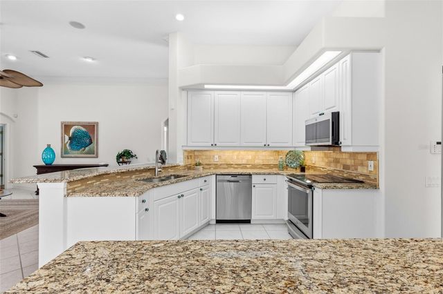 8762 52ND AVENUE E, Bradenton, FL 34211