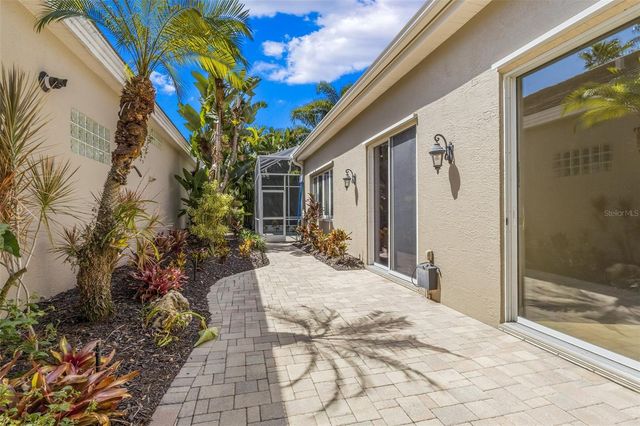 8762 52ND AVENUE E, Bradenton, FL 34211