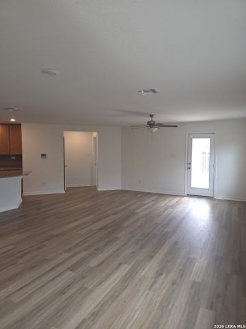 5031 Kayak Cove, Elmendorf, TX 78112