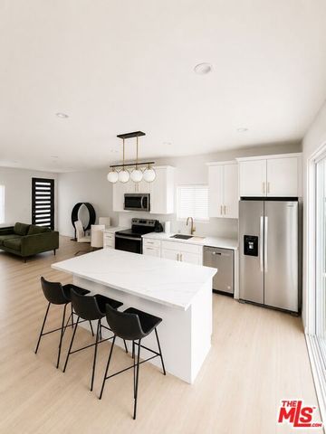 10744 Aqua Vista Street, Studio City (los Angeles), CA 91602