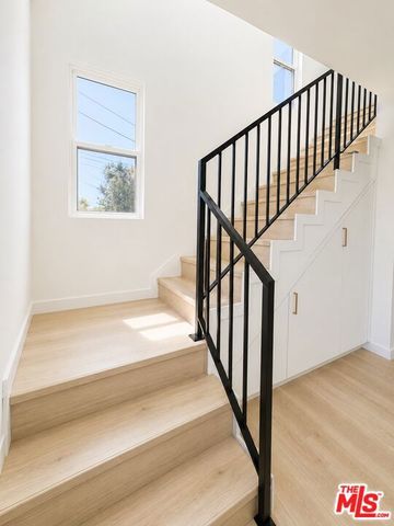 10744 Aqua Vista Street, Studio City (los Angeles), CA 91602