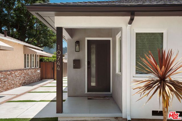 10744 Aqua Vista Street, Studio City (los Angeles), CA 91602