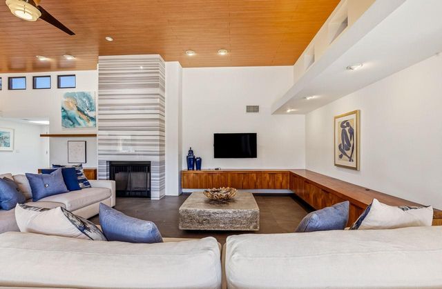 8101 E Del Timbre Drive, Scottsdale, AZ 85258