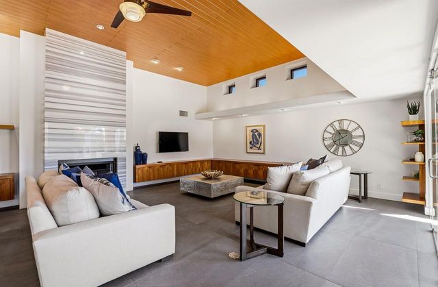 8101 E Del Timbre Drive, Scottsdale, AZ 85258