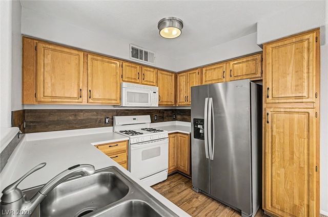 5710 East Tropicana Avenue 2135, Las Vegas, NV 89122
