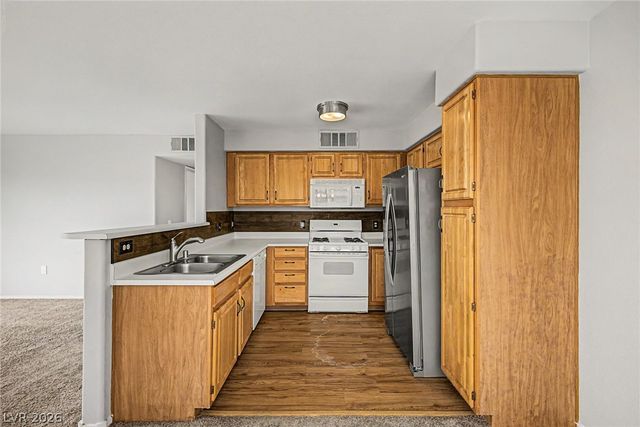 5710 East Tropicana Avenue 2135, Las Vegas, NV 89122