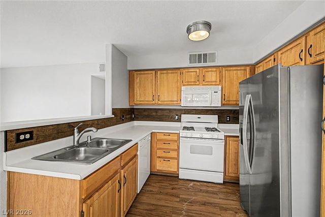 5710 East Tropicana Avenue 2135, Las Vegas, NV 89122