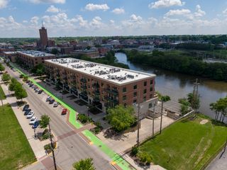 160 S River Street 112, Aurora, IL 60506