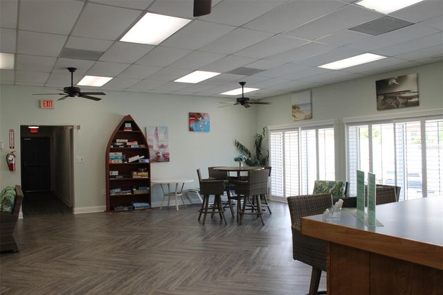 10800 US HIGHWAY 19 N 220, Pinellas Park, FL 33782
