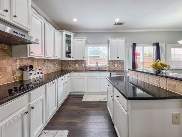 820 Arbor Way, Loganville, GA 30052