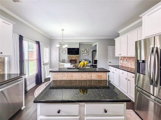 820 Arbor Way, Loganville, GA 30052