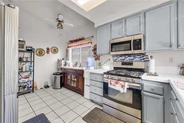 565 Berkshire, San Jacinto, CA 92583