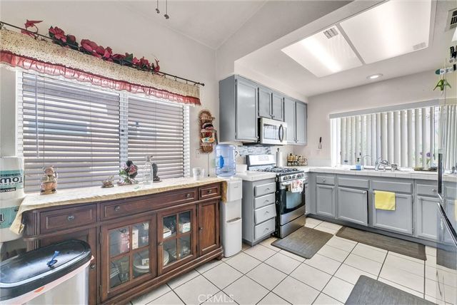 565 Berkshire, San Jacinto, CA 92583