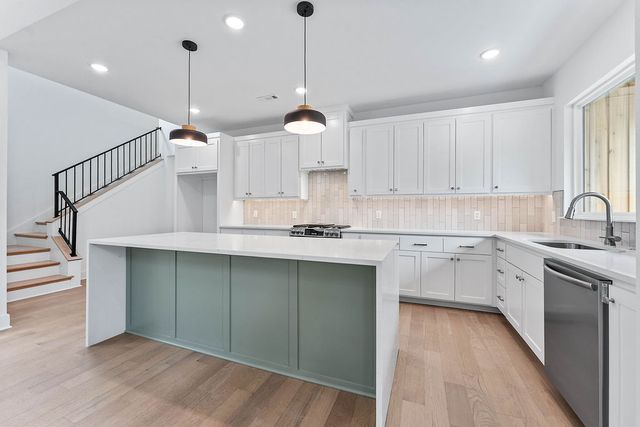 7 Grampian Drive, Bella Vista, AR 72715