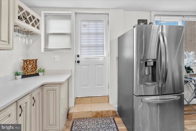 4800 MIDLINE RD, Baltimore, MD 21206