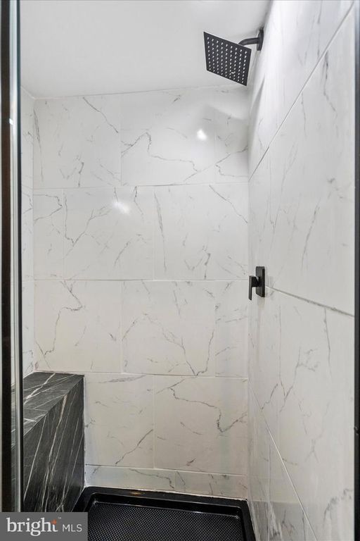 Image 15 of property listing at 4800 MIDLINE RD, Baltimore, MD 21206