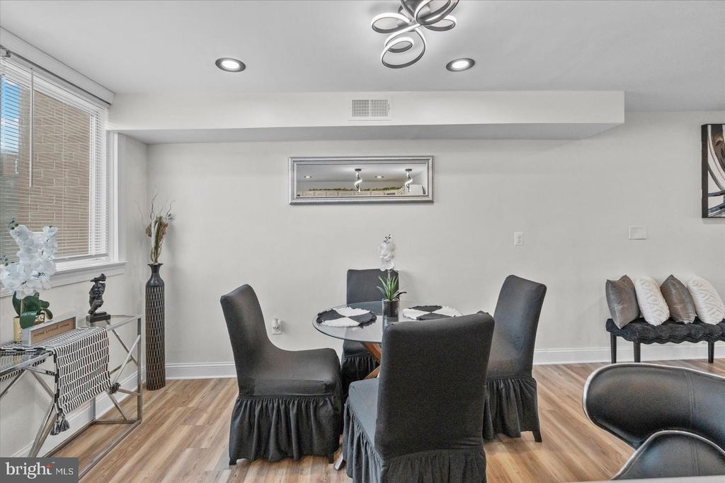 Image 23 of property listing at 4800 MIDLINE RD, Baltimore, MD 21206