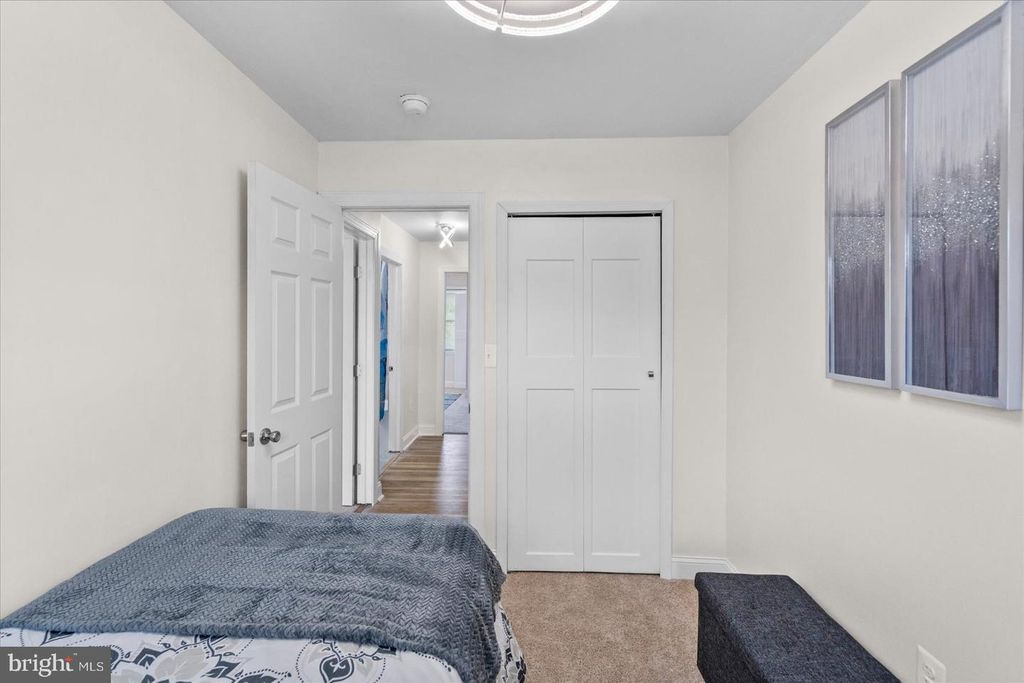 Image 27 of property listing at 4800 MIDLINE RD, Baltimore, MD 21206