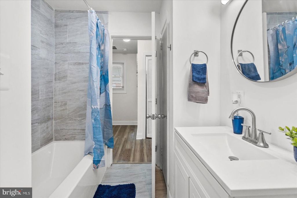 Image 32 of property listing at 4800 MIDLINE RD, Baltimore, MD 21206
