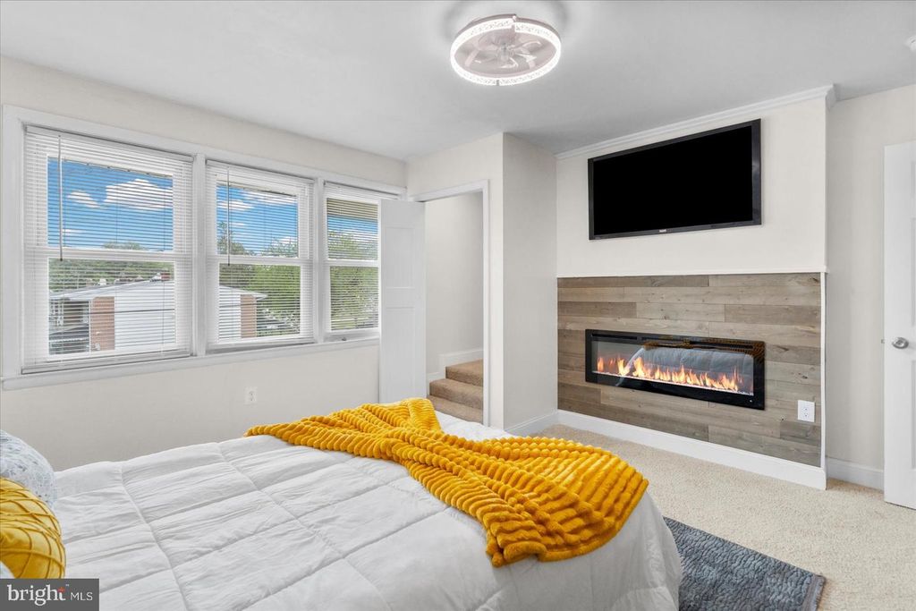 Image 36 of property listing at 4800 MIDLINE RD, Baltimore, MD 21206