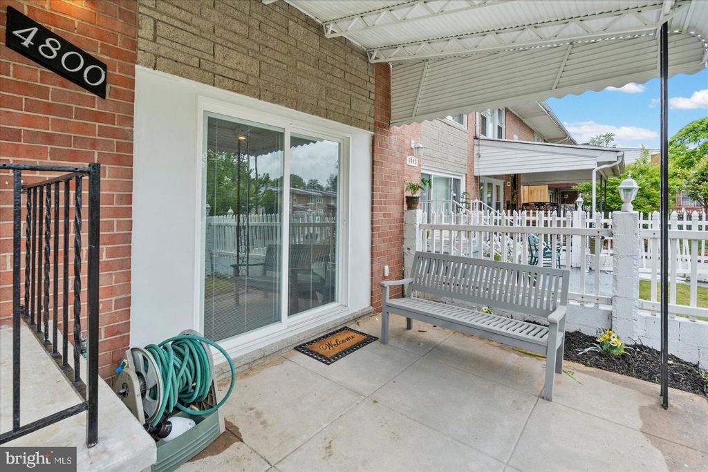 Image 7 of property listing at 4800 MIDLINE RD, Baltimore, MD 21206
