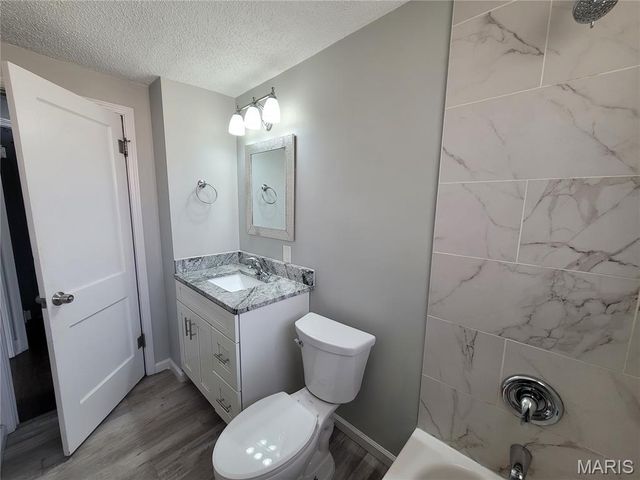 8687 Belhaven Drive, St John, MO 63114