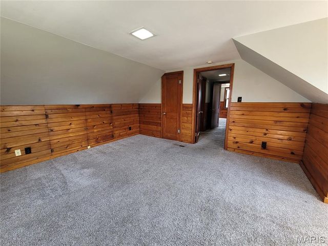 8687 Belhaven Drive, St John, MO 63114