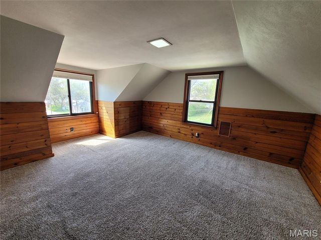 8687 Belhaven Drive, St John, MO 63114