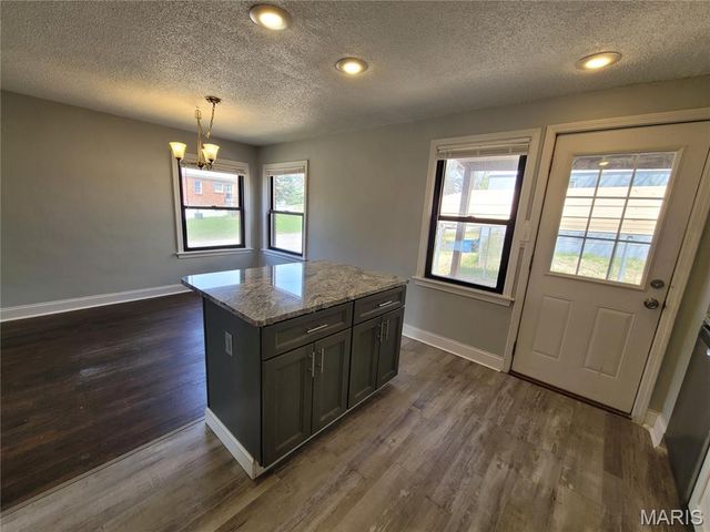 8687 Belhaven Drive, St John, MO 63114