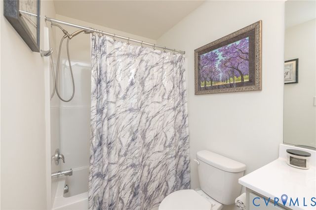 225 Greenpark Rd, Sandston, VA 23150