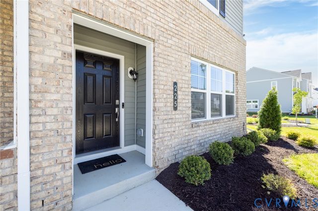 225 Greenpark Rd, Sandston, VA 23150
