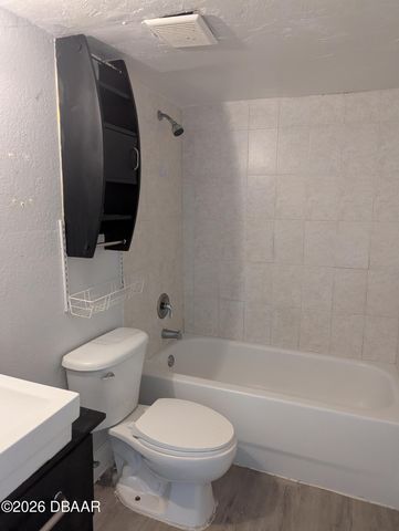 900 S Peninsula Dr Apt 103, Daytona Beach, FL 32118