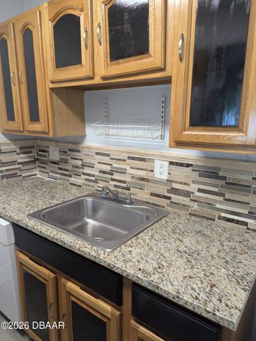 900 S Peninsula Dr Apt 103, Daytona Beach, FL 32118