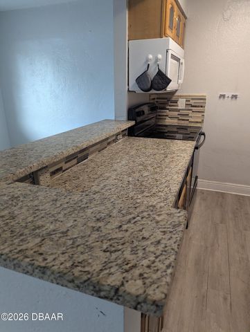 900 S Peninsula Dr Apt 103, Daytona Beach, FL 32118