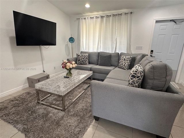 404 NW 2nd Ave A, Hallandale Beach, FL 33009