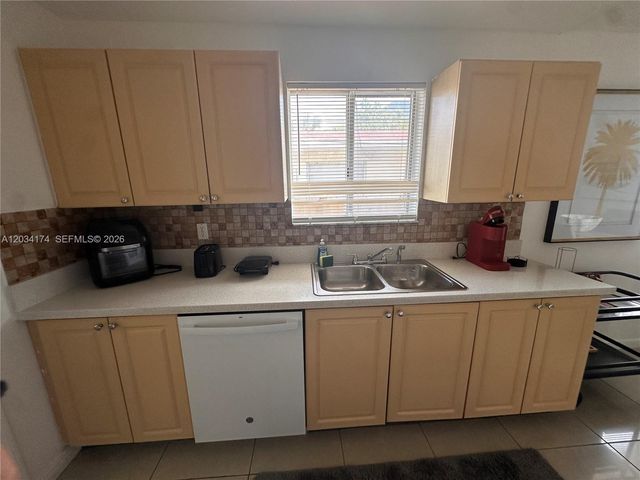 404 NW 2nd Ave A, Hallandale Beach, FL 33009