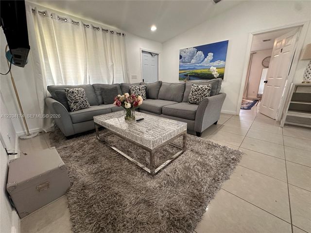 404 NW 2nd Ave A, Hallandale Beach, FL 33009