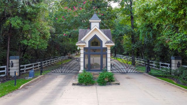 10362 Hunter Creek Lane, Conroe, TX 77304