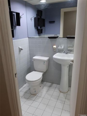 1 Hillside Avenue 1A, Great Neck, NY 11021