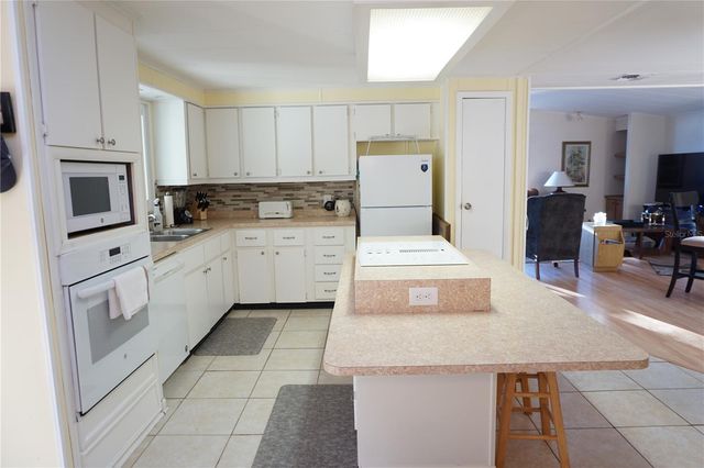 145 RAROTONGA ROAD, North Port, FL 34287