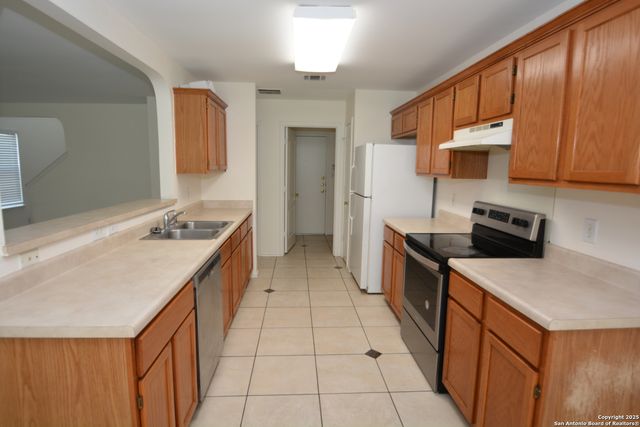 34 DRIZZLE RUN, San Antonio, TX 78240