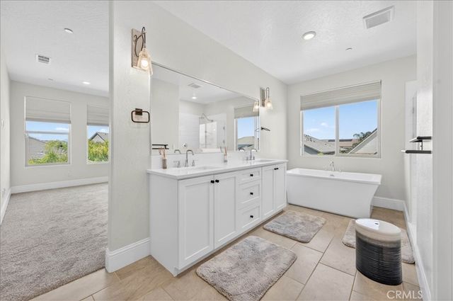 338 Boulder Drive S, Madera, CA 93636