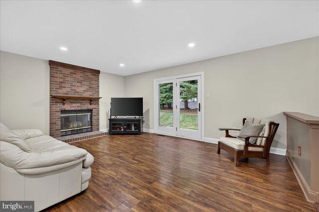 2270 DOGWOOD CT, Warrington, PA 18976