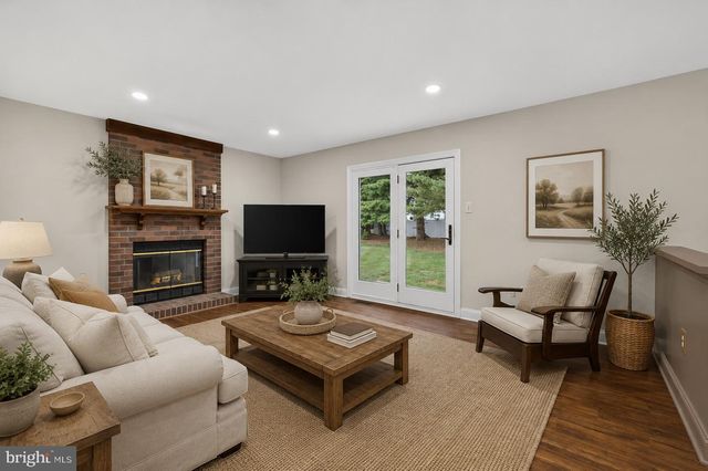 2270 DOGWOOD CT, Warrington, PA 18976