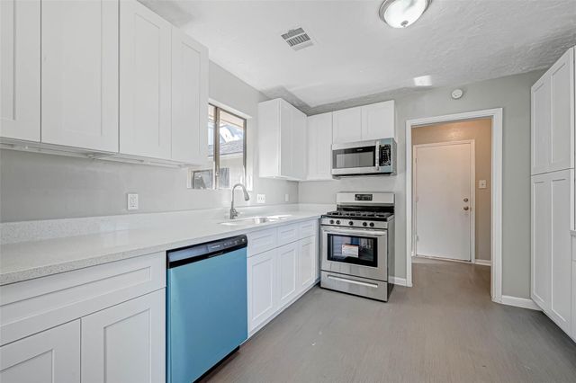 4302 Wildacres Drive, Houston, TX 77072