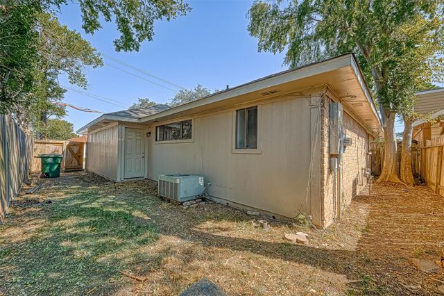 4302 Wildacres Drive, Houston, TX 77072