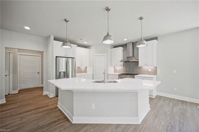 403 Pointe Vista DR, Elizabeth City, NC 27909