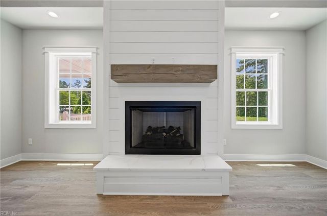 403 Pointe Vista DR, Elizabeth City, NC 27909