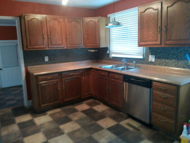 221 Maple Avenue, Calvert City, KY 42029