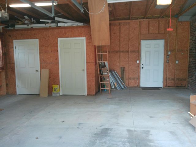 221 Maple Avenue, Calvert City, KY 42029